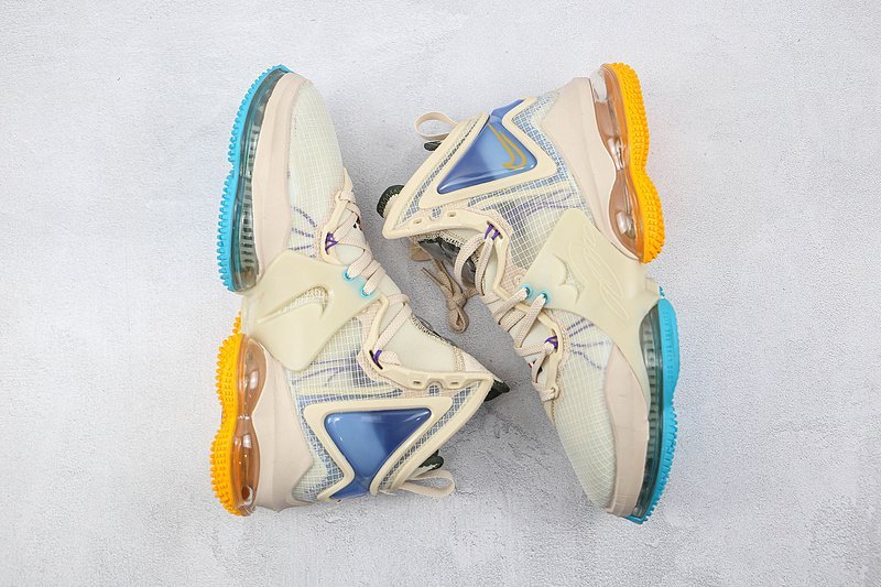 Nike LeBron 19 "Minneapolis Lakers" фото № 6