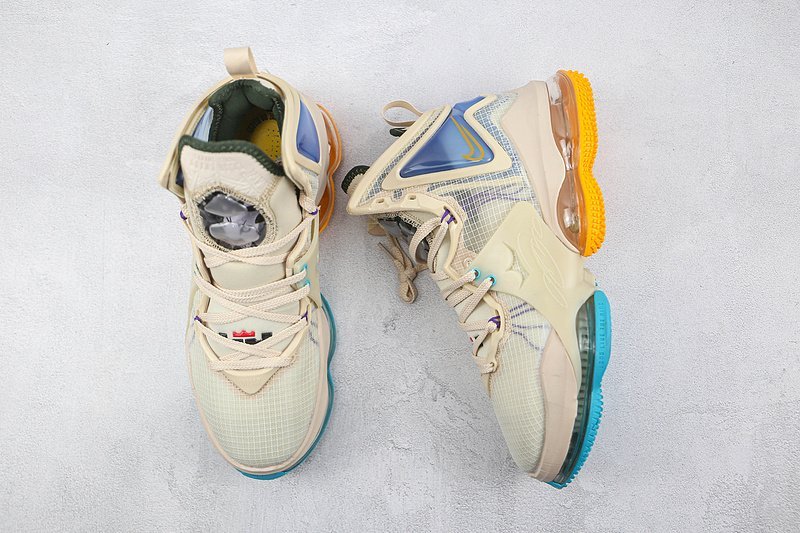 Nike LeBron 19 "Minneapolis Lakers" фото № 7