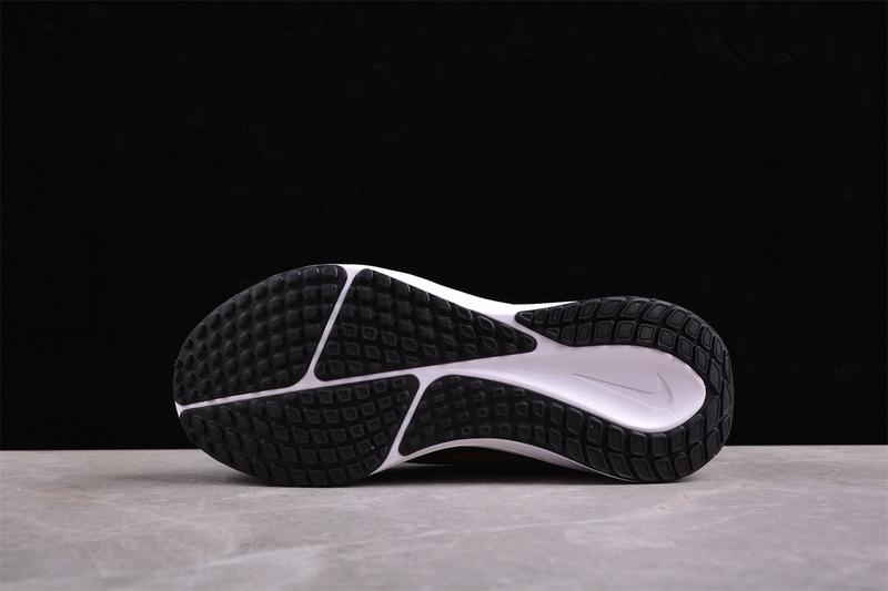 Nike Vomero 17 "Black/Bronzine" фото № 4