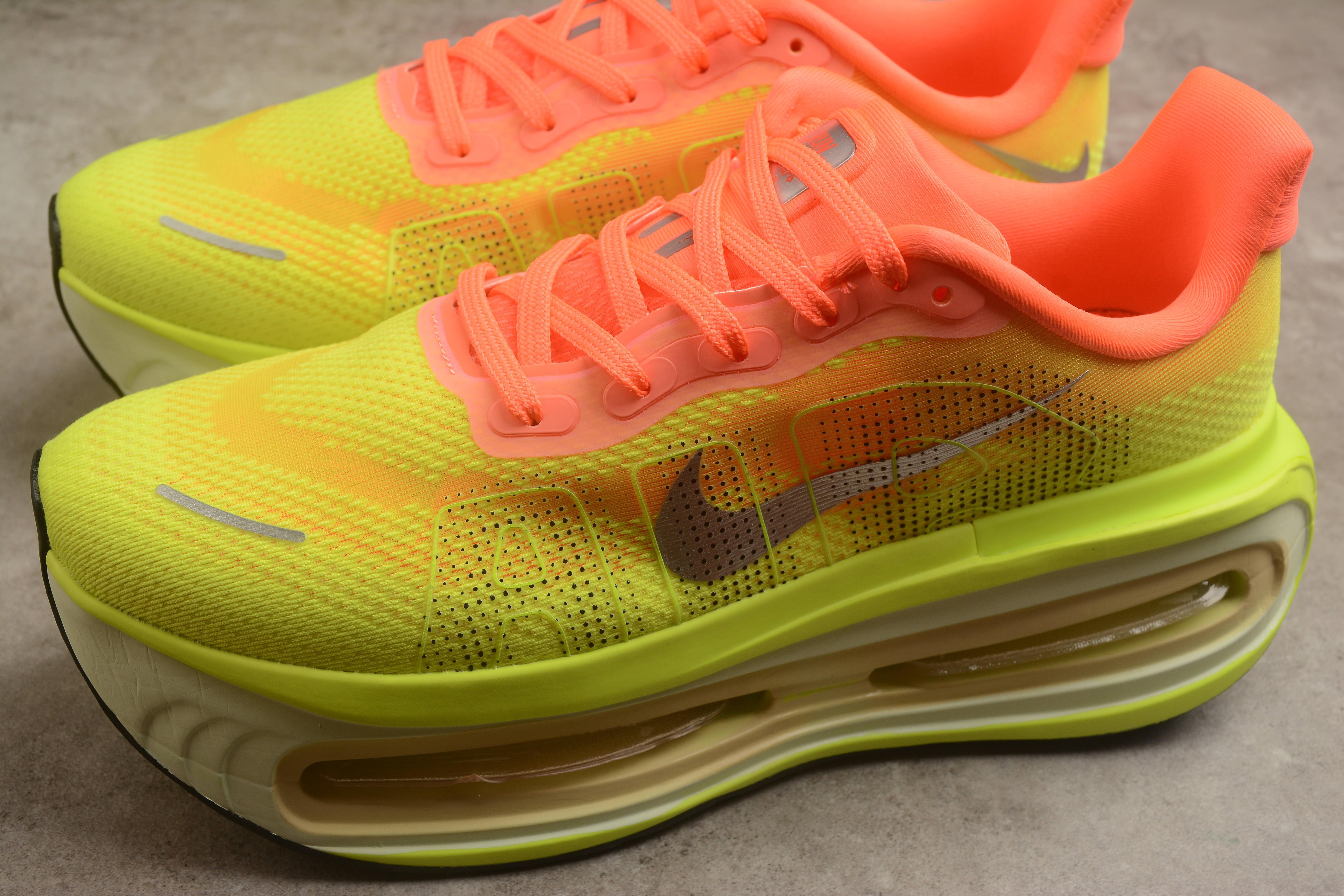Nike Vomero Premium "Volt Glow/Electric Green" фото № 3