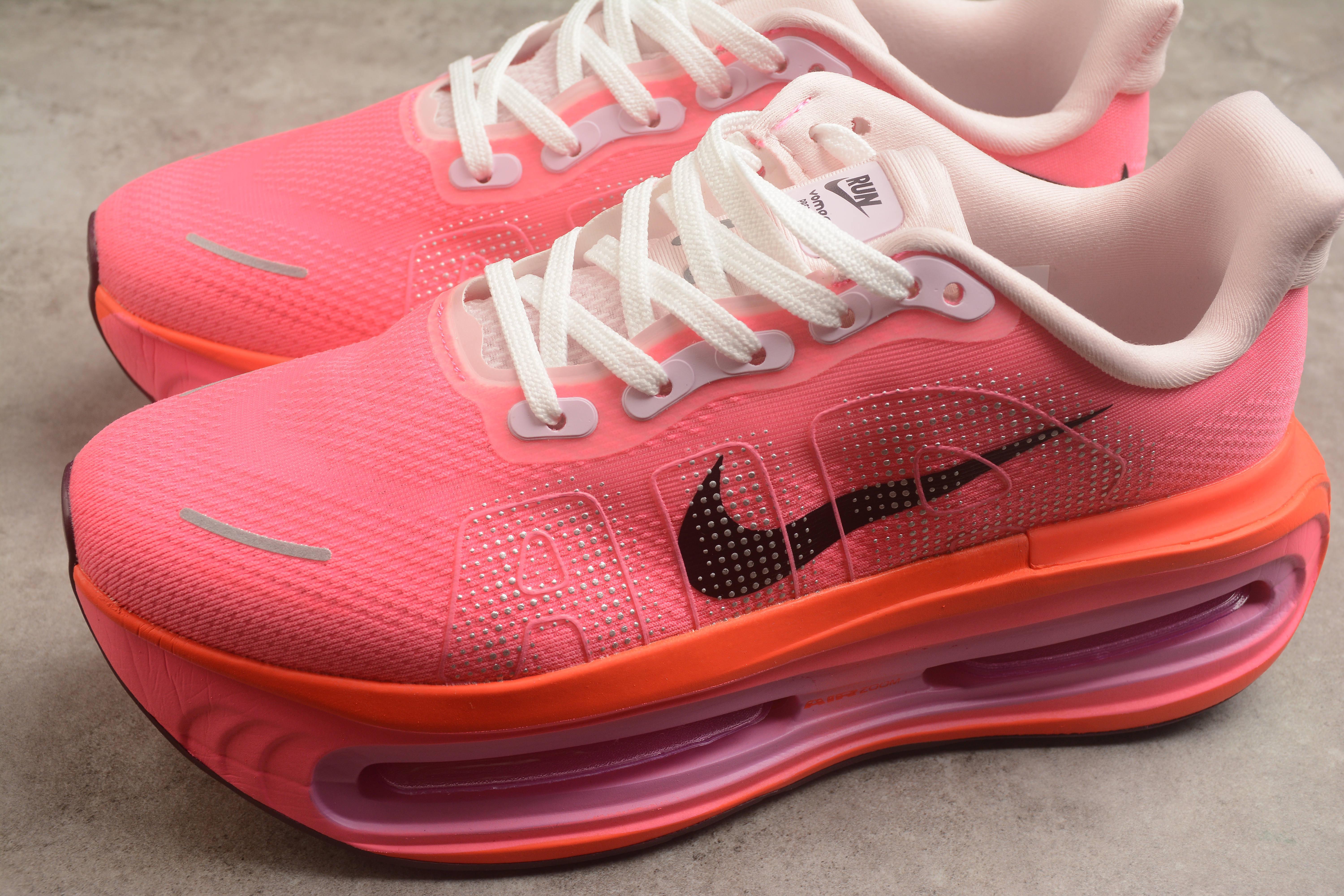 Nike Vomero Premium "Fierce Pink/Hyper Crimson" фото № 3