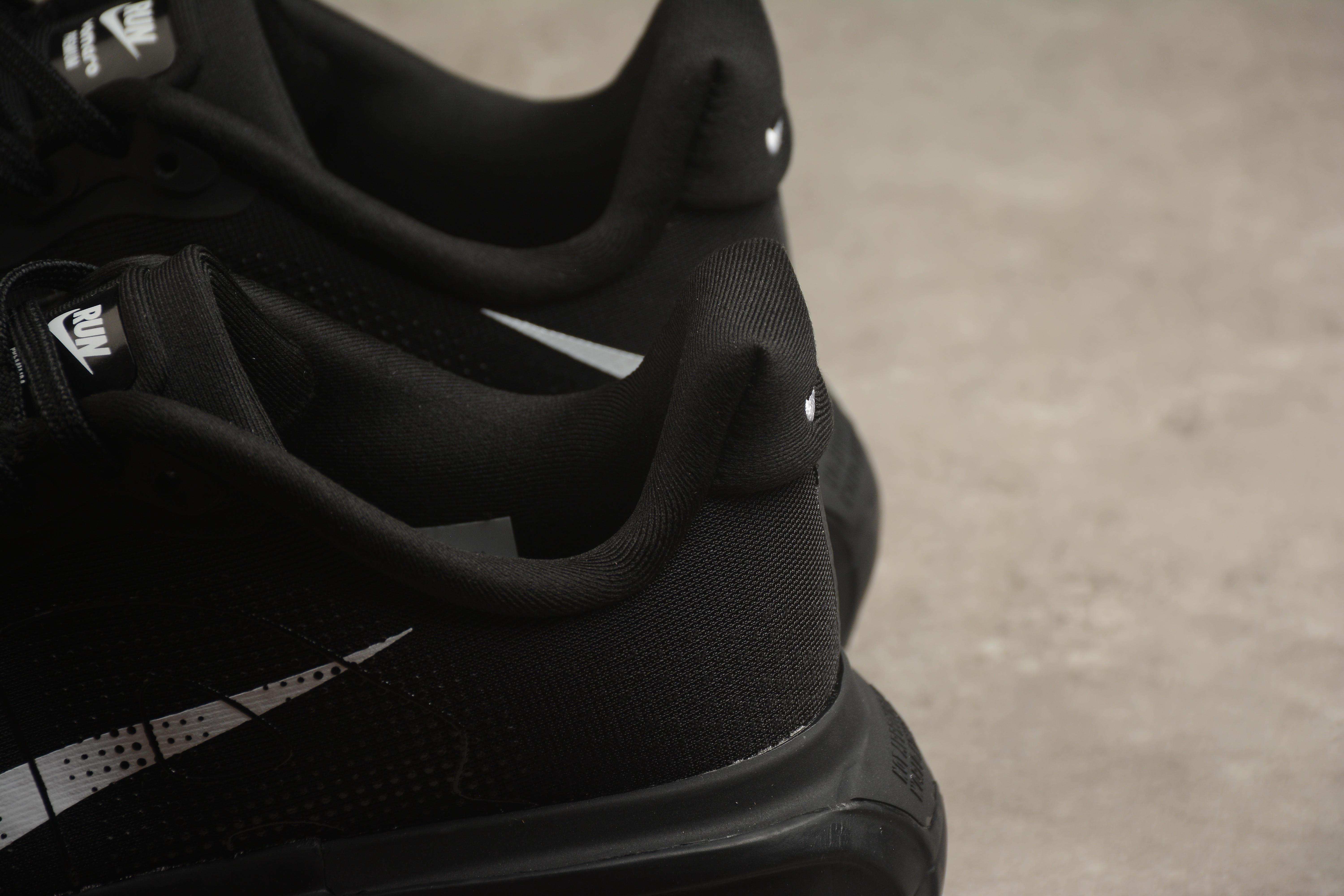Nike Vomero Premium "Triple Black" фото № 6