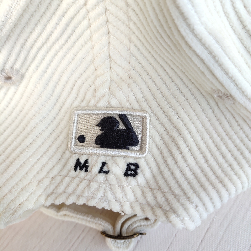 Кепка MLB With Brand Logo "White" фото № 9