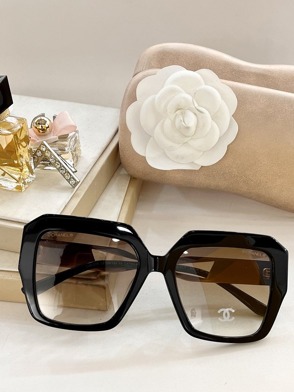 Солнцезащитные очки Balenciaga Temples With Inscriptions "Brown" фото № 2