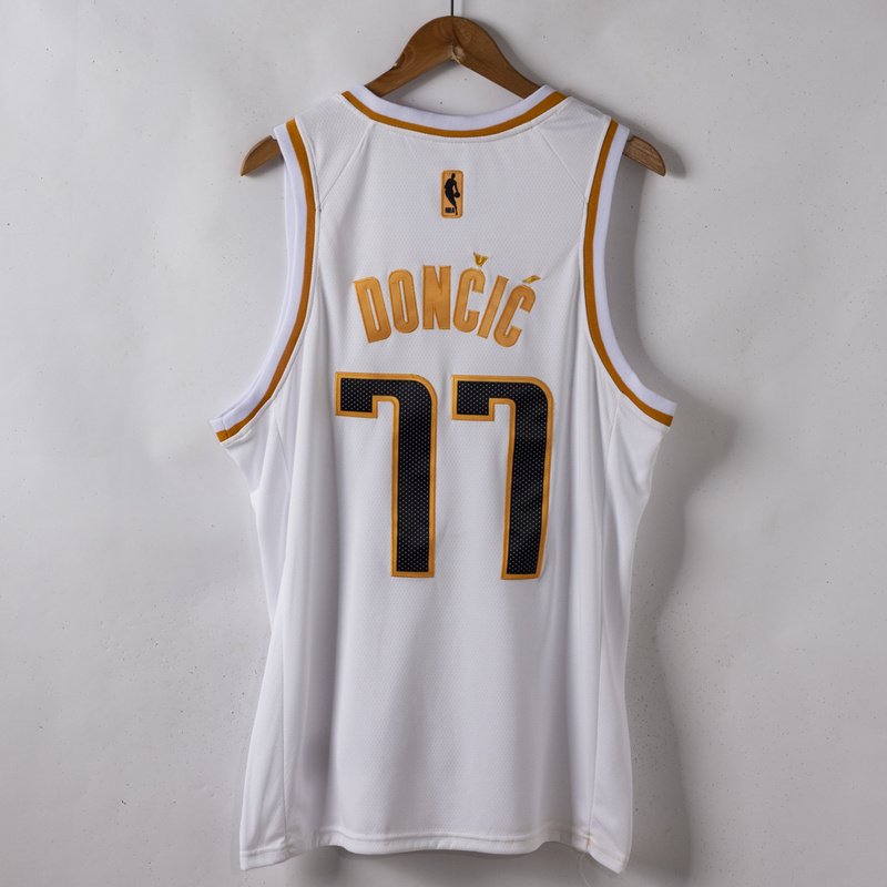 Баскетбольная Джерси Nike Dallas Mavericks 19-20 №77 Luka Doncic "White" фото № 3