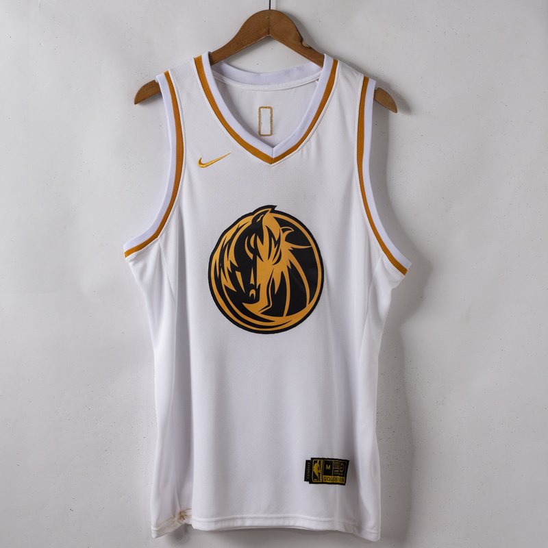 Баскетбольная Джерси Nike Dallas Mavericks 19-20 №77 Luka Doncic "White" фото № 4