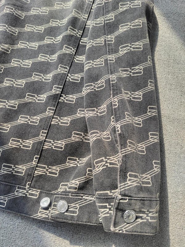 Джинсовая Куртка Balenciaga With A Branded Print "Black/Gray" фото № 4