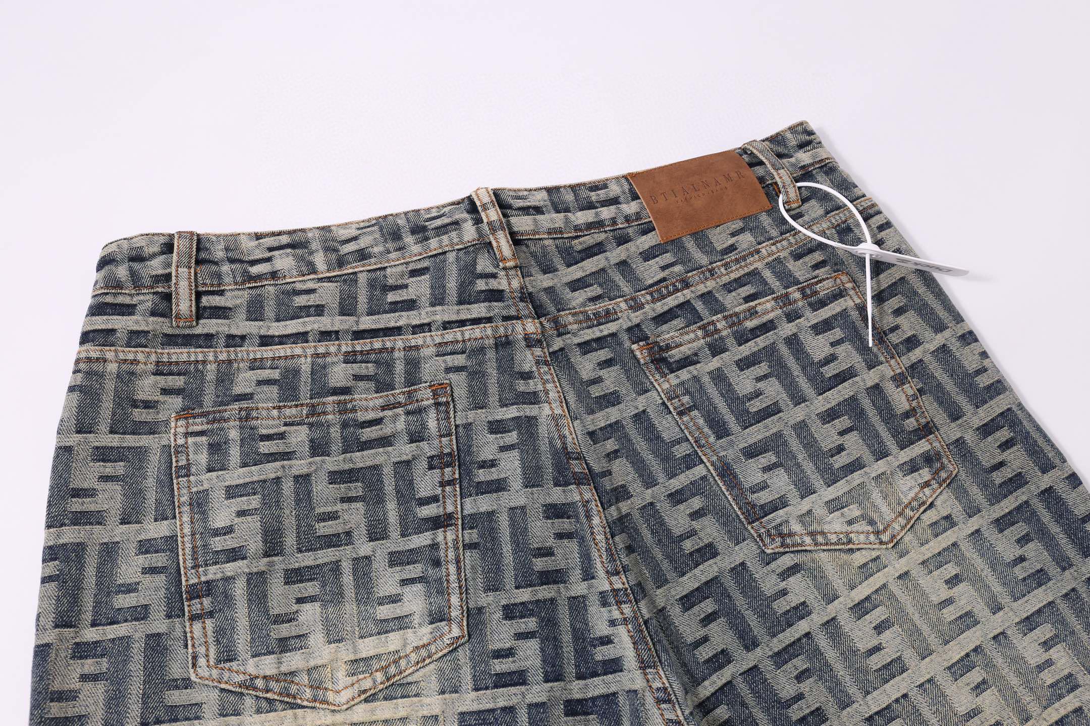 Джинсы Fendi Monochrome "Denim" фото № 3