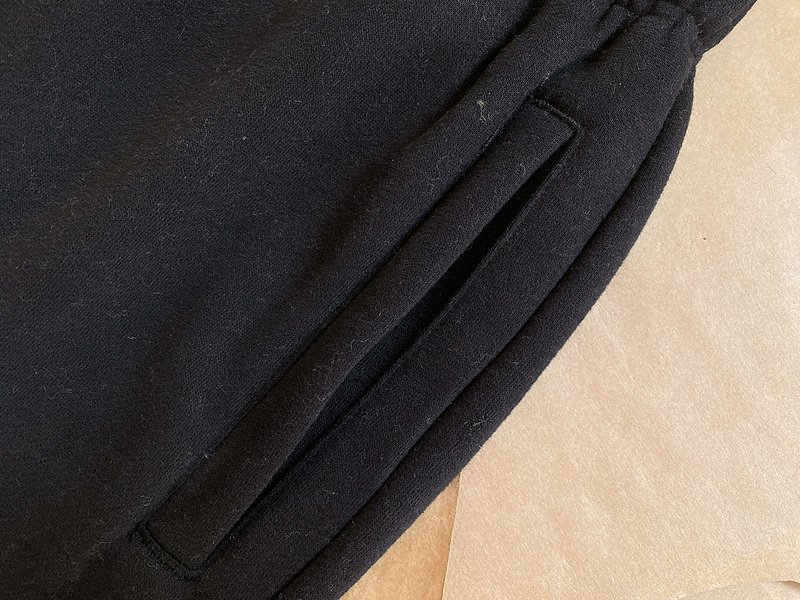 Спортивные штаны Stussy Vertical Wide Inscription "Black" фото № 5