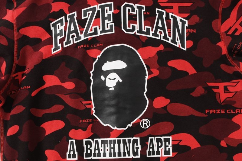 Худи A Bathing Ape Camouflage Monkey Had Text On Sleeves Zip "Red" фото № 4