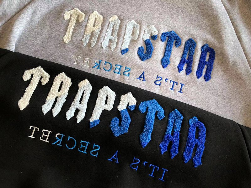 Худи Trapstar Front Logo With Twocolor Oblique Wide And Mirror Inscription "Black" фото № 3