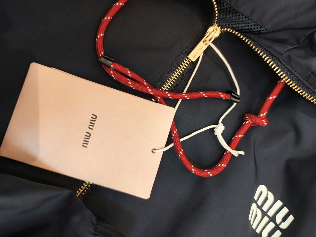 Куртка Miu Miu White Frontside Logotype Miu Miu "Black" фото № 4