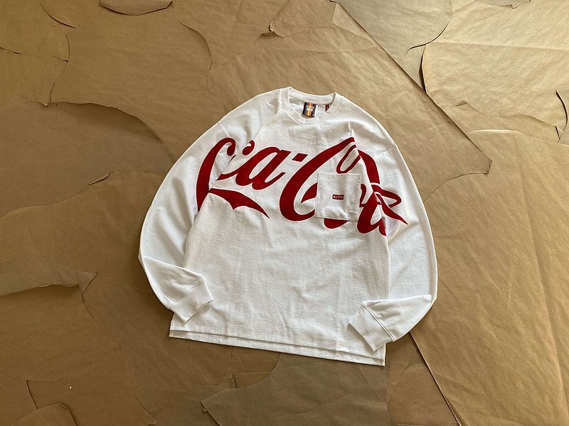 Лонгслив Kith Big Inscription Coca Cola And Front Pocket "White" фото № 2