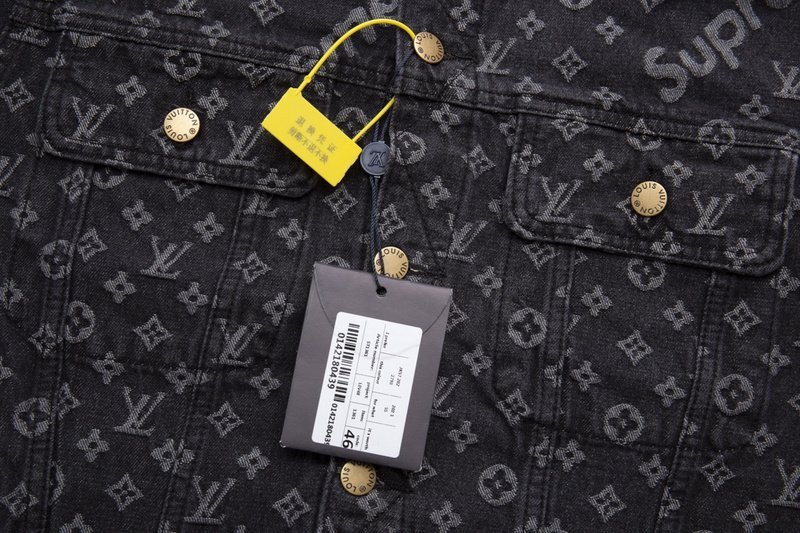 Джинсовая Рубашка Louis Vuitton X Supreme With Text Logo And Brand Emblems "Black" фото № 4