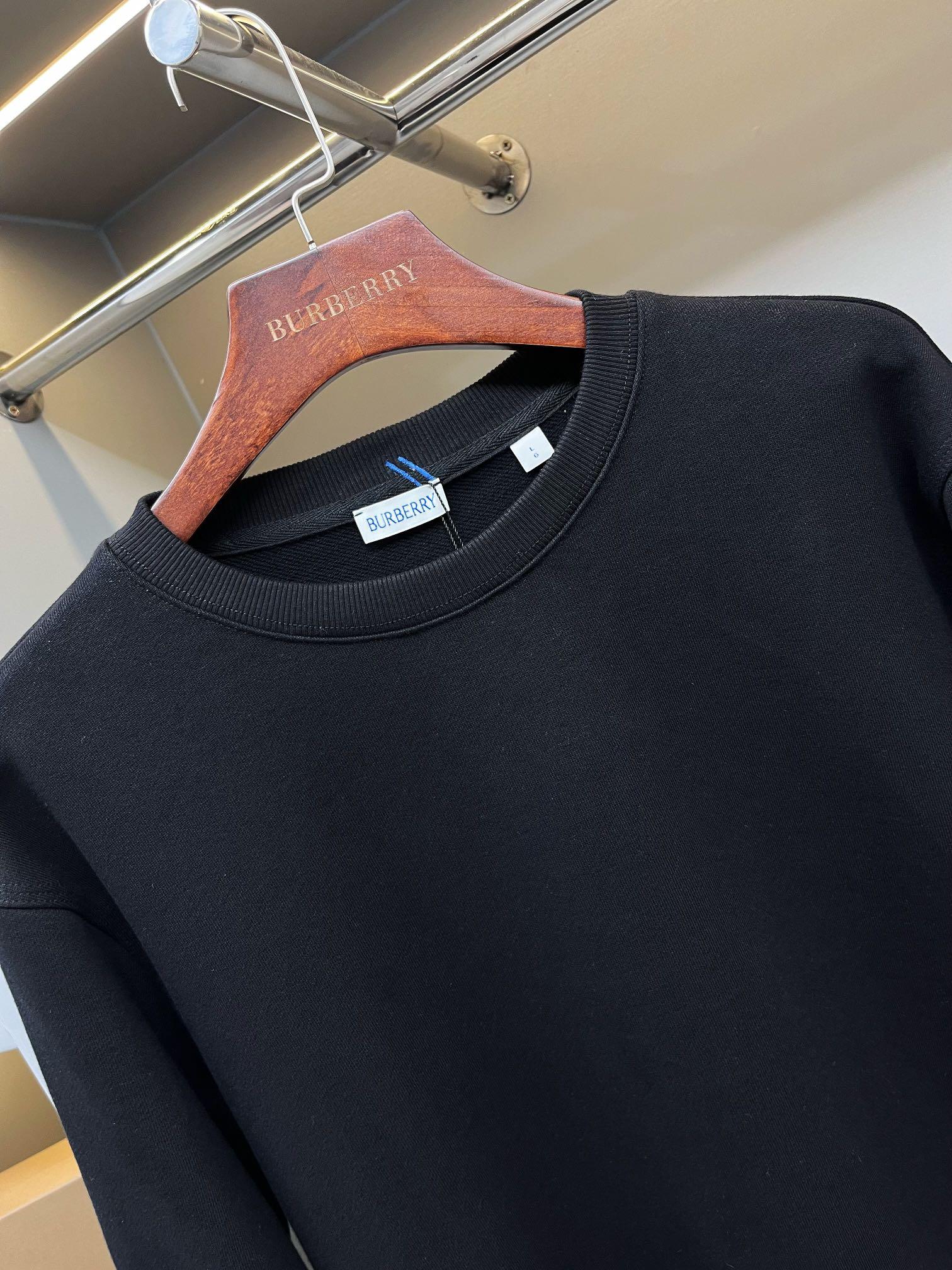 Свтишот Burberry Frontside Print On Stripe Warrior On The Horse "Black" фото № 2