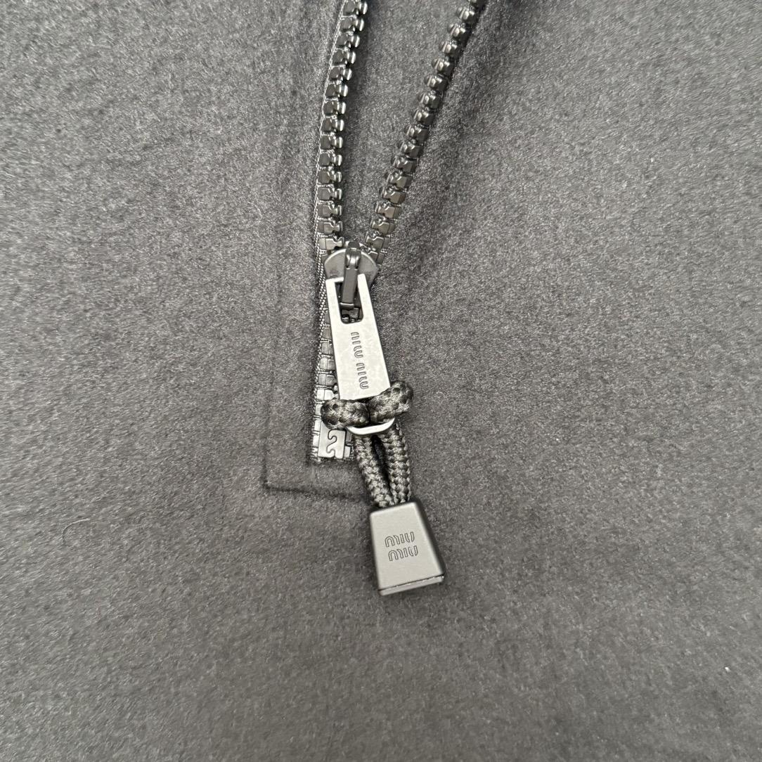 Свитшот Miu Miu White Frontside Logo Two Frontside Pockets "Gray" фото № 4