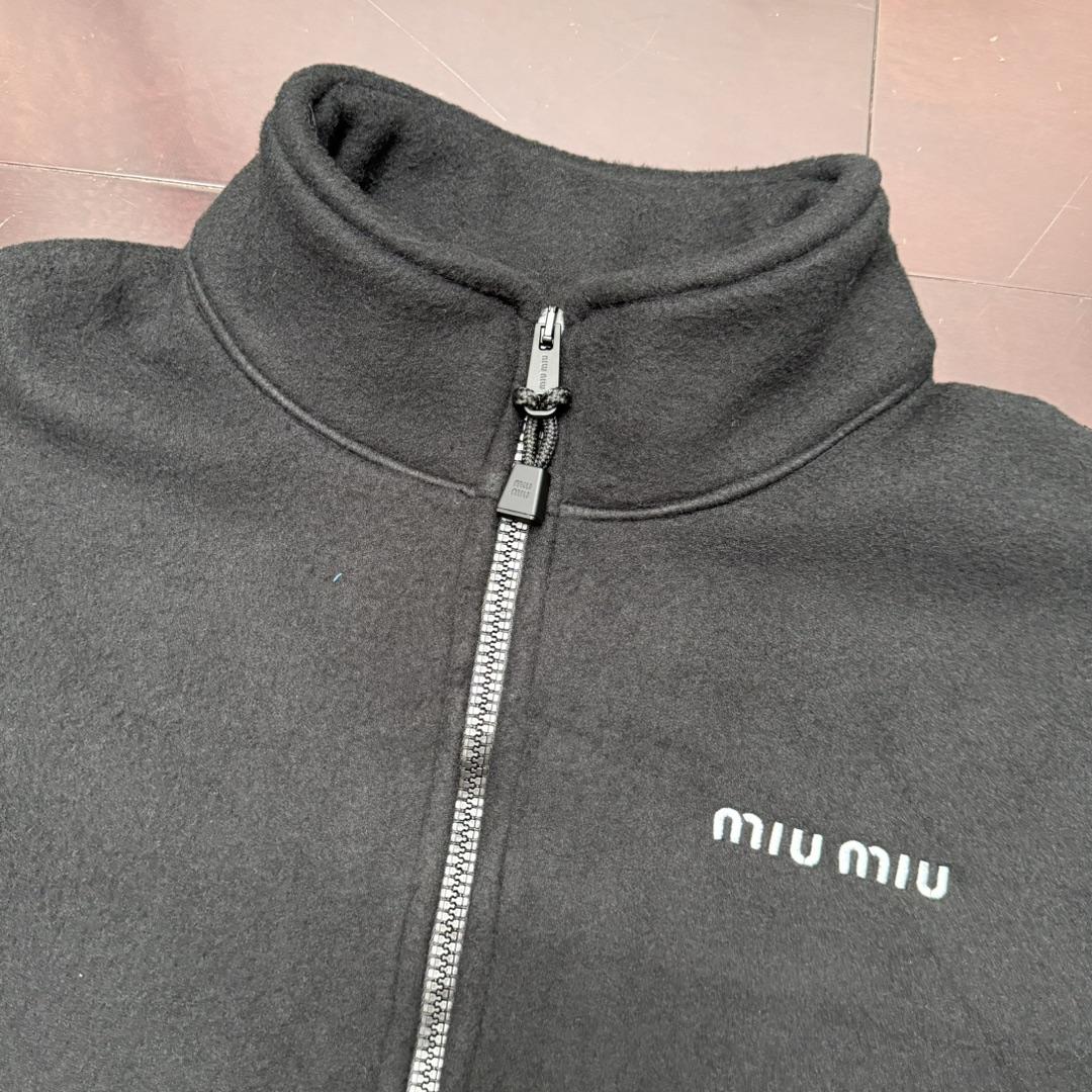 Свитшот Miu Miu White Frontside Logo Two Frontside Pockets "Gray" фото № 2