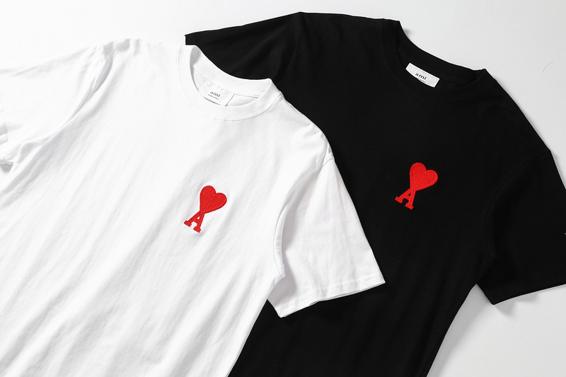 Футболка Amiri With A Red Logo Letter And A Heart "Black" фото № 3