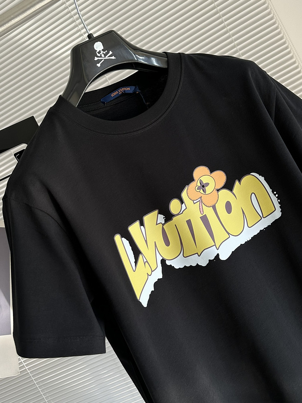 Футболка Louis Vuitton With A Flower On The Logo "Black" фото № 3