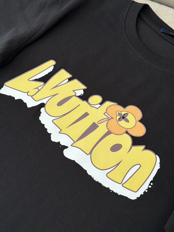 Футболка Louis Vuitton With A Flower On The Logo "Black" фото № 4