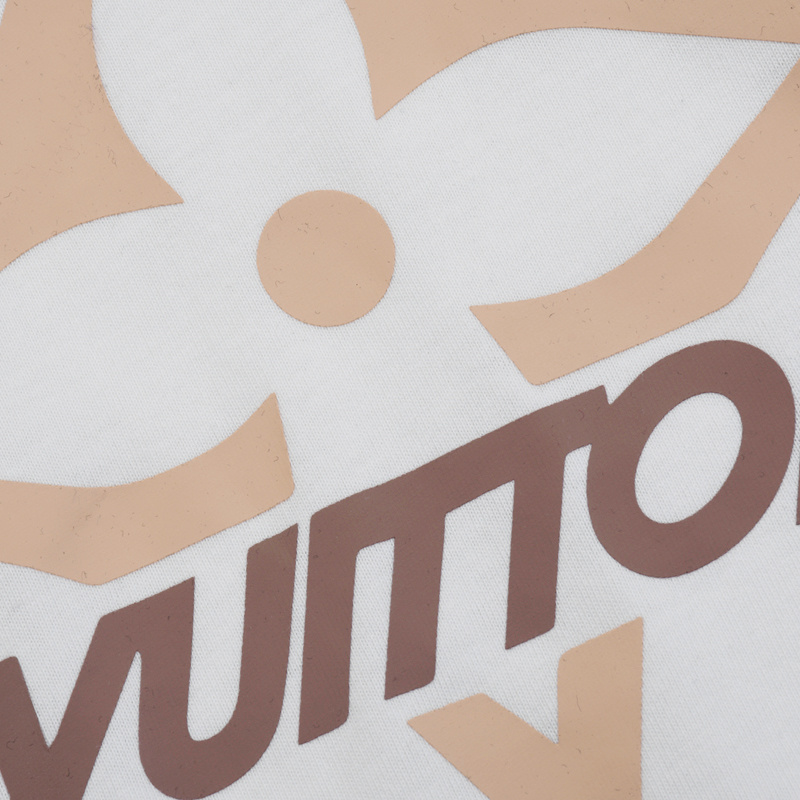 Футболка Louis Vuitton With A Monogram Logo On The Sleeves "White" фото № 5