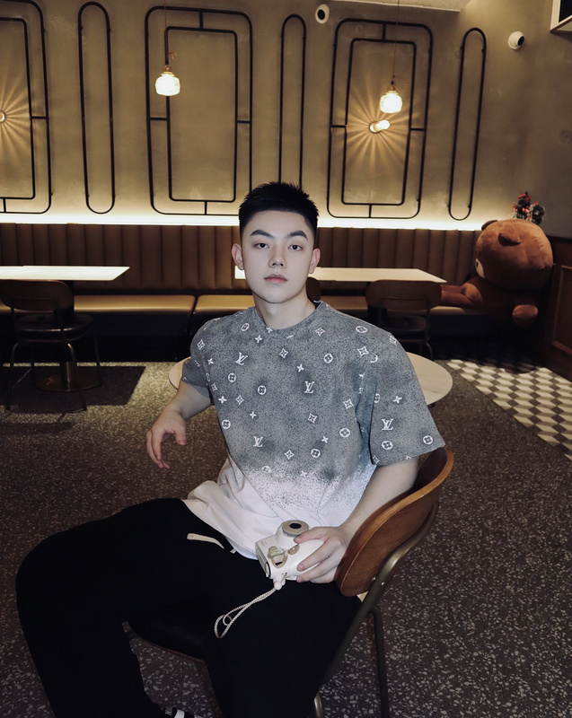 Футболка Louis Vuitton Gradient "Gray/White" фото № 6