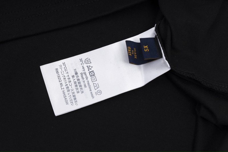 Футболка Louis Vuitton With Rabbit Print With Carrot On The Back "Black" фото № 7