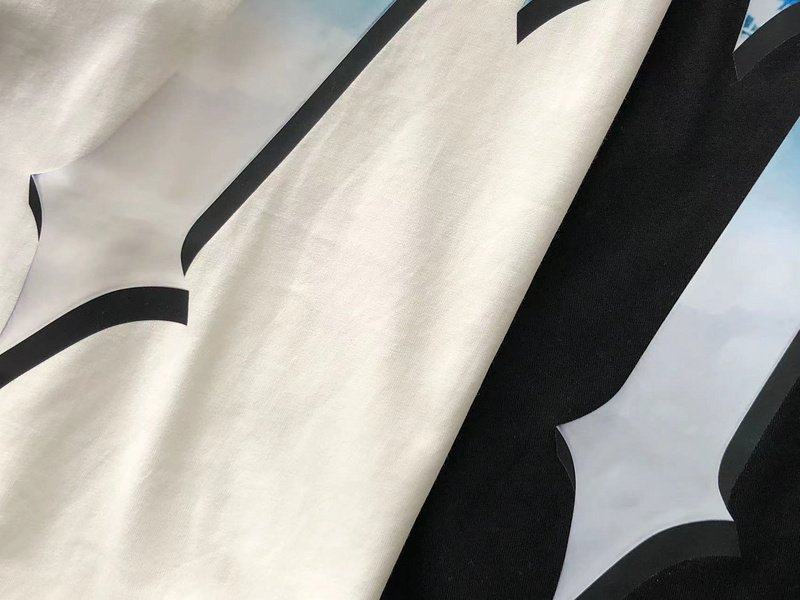 Футболка Trapstar Two Color Big Front Logo And Back Inscription "White" фото № 6