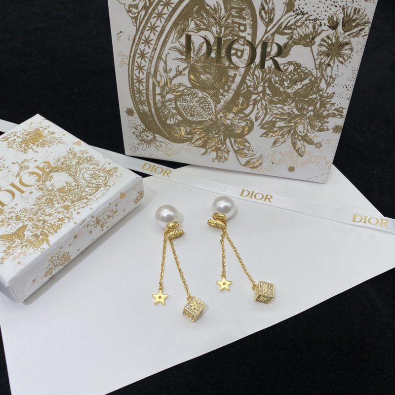 Серьги Dior Decoration With Symbols - Pearl And Cube "Gold" фото № 5