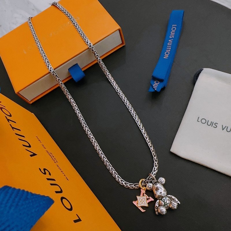 Подвеска Louis Vuitton Figure With Logo - Bear "Silver" фото № 5