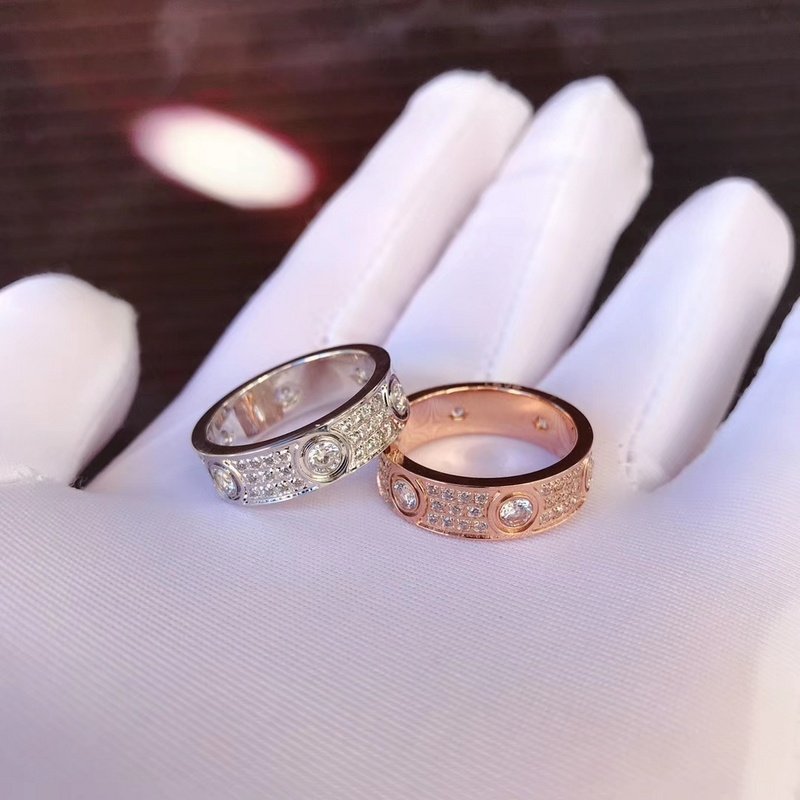 Кольцо Cartier Round Rhinestones Along "Gold" фото № 2