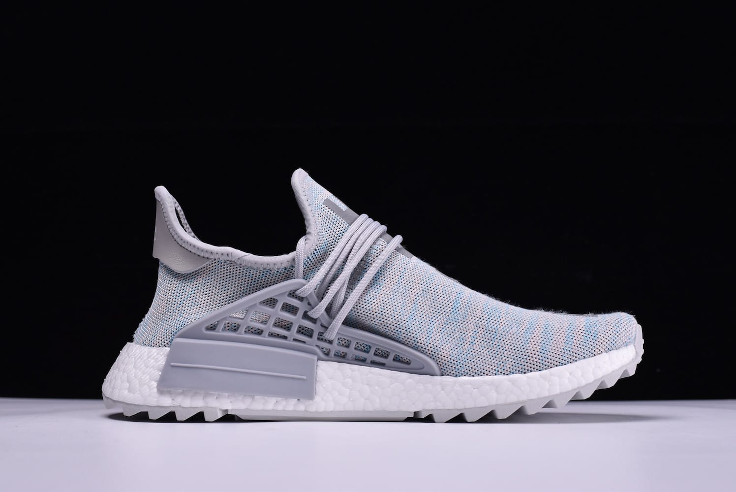 Pharrell Williams x Adidas NMD Hu "Trail Nerd" фото № 3