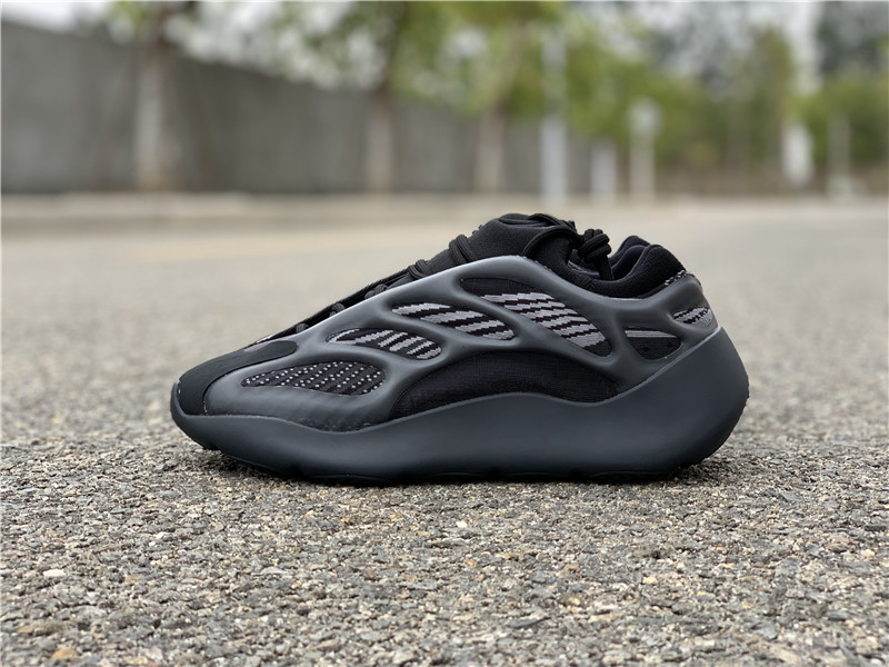 Adidas Yeezy Boost 700 v3 "Alvah" фото № 2