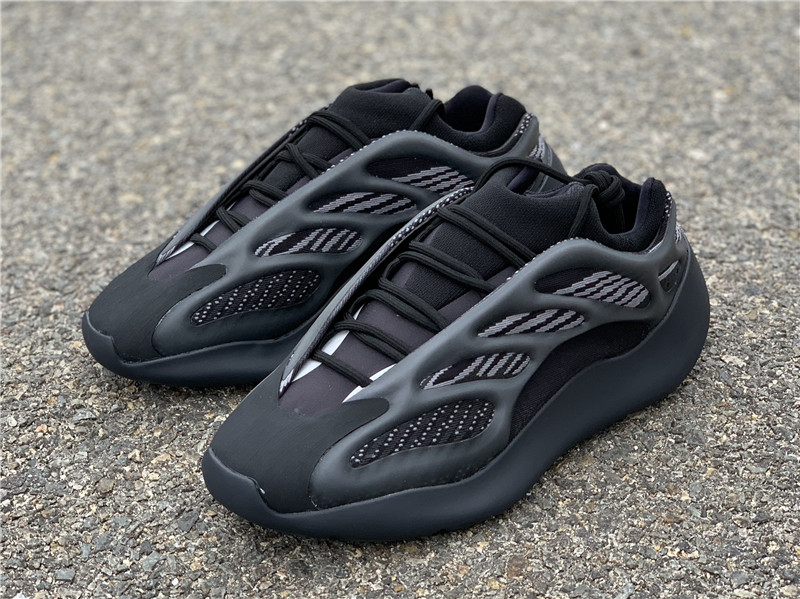 Adidas Yeezy Boost 700 v3 "Alvah" фото № 3