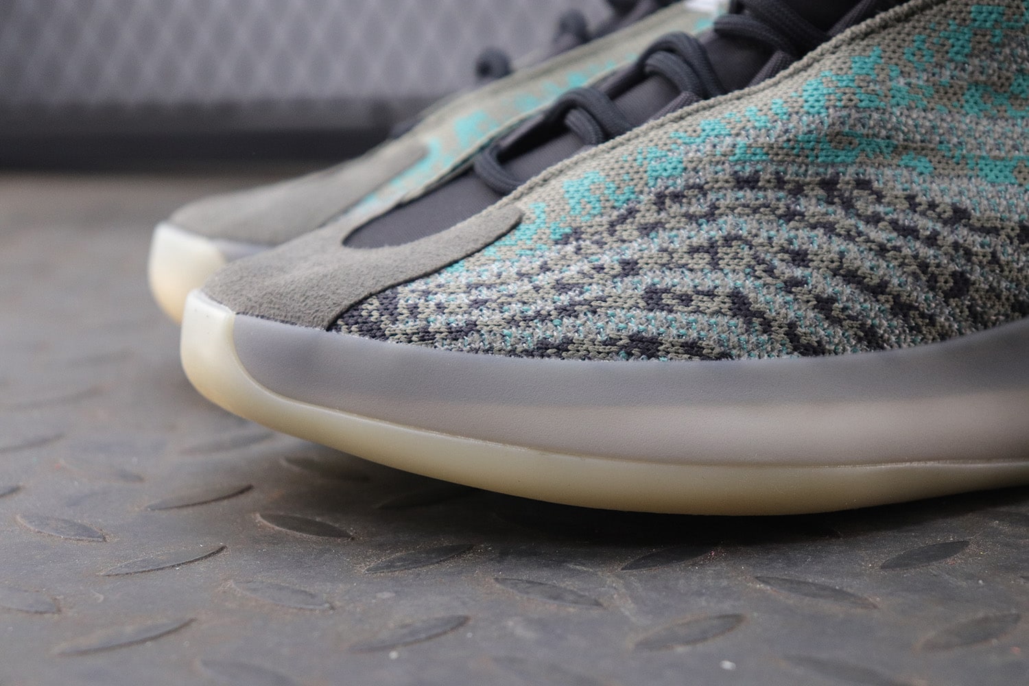 Adidas Yeezy Quantum "Teal Blue" фото № 3