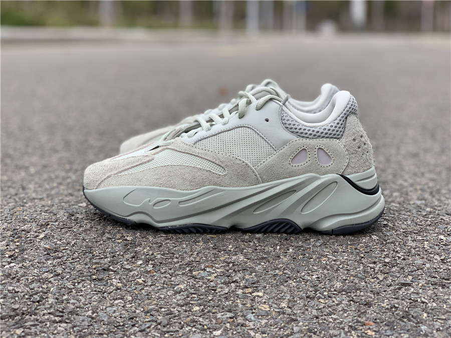 Adidas Yeezy Boost 700 "Salt" фото № 2