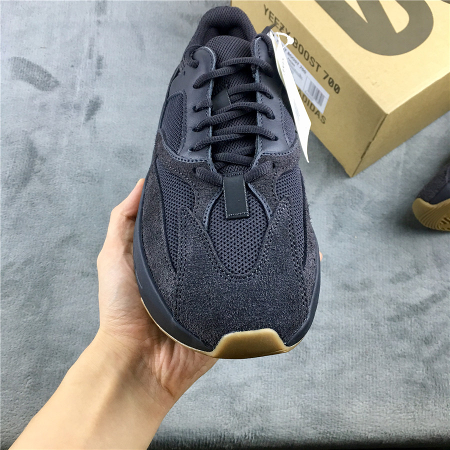 Adidas Yeezy Boost 700 "Utility Black" фото № 3