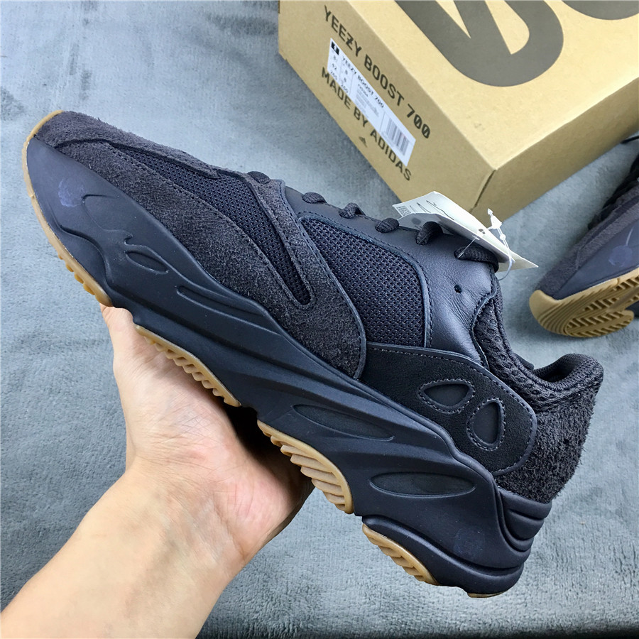 Adidas Yeezy Boost 700 "Utility Black" фото № 4