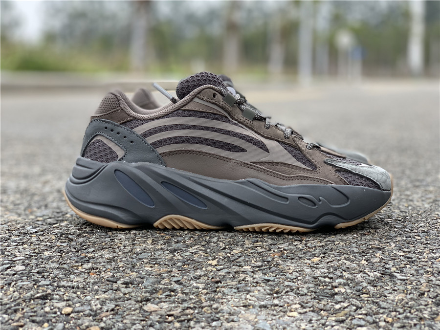Adidas Yeezy Boost 700 V2 "Geode" фото № 4