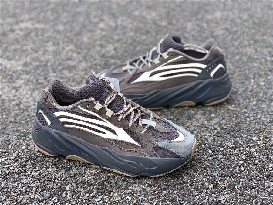 Adidas Yeezy Boost 700 V2 "Geode" фото № 5