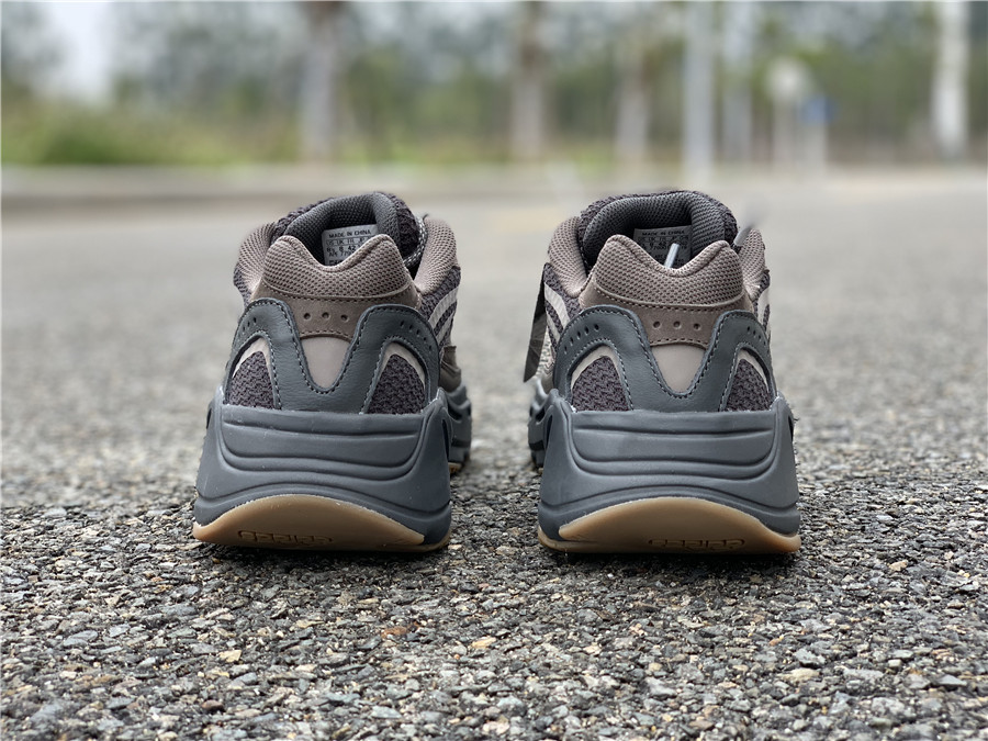 Adidas Yeezy Boost 700 V2 "Geode" фото № 6