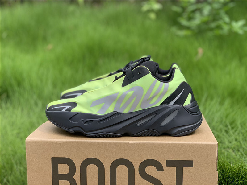 Adidas Yeezy Boost 700 MNVN "Phosphor" фото № 2