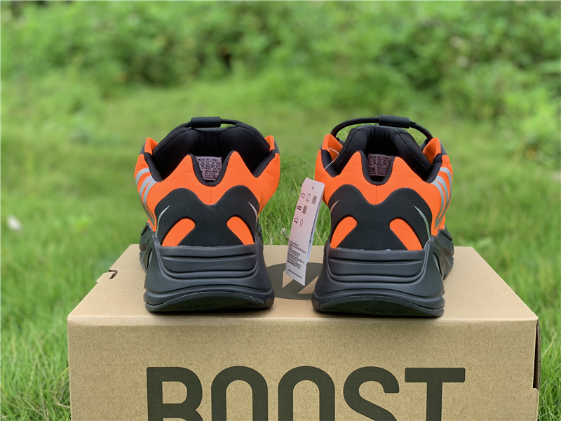 Adidas Yeezy Boost 700 MNVN "Orange" фото № 6