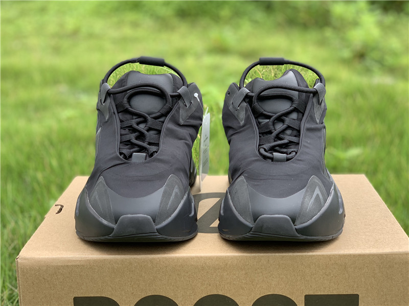 Adidas Yeezy Boost 700 MNVN "Triple Black" фото № 3