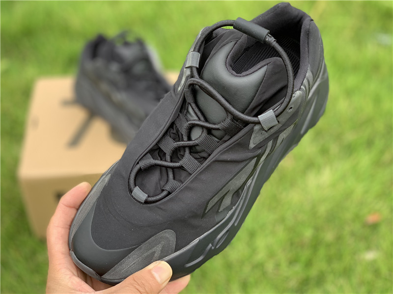 Adidas Yeezy Boost 700 MNVN "Triple Black" фото № 8