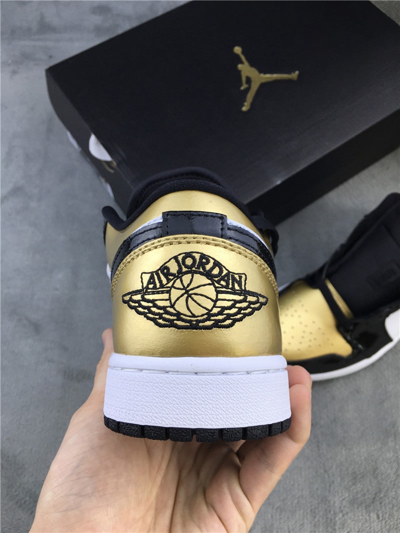 Air Jordan 1 Retro Low "Gold Toe" фото № 6