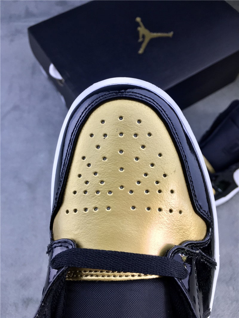 Air Jordan 1 Retro Low "Gold Toe" фото № 9