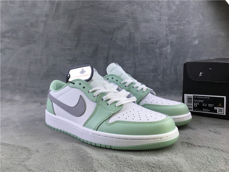 Air Jordan 1 Retro Low "Neutral Grey" фото № 4