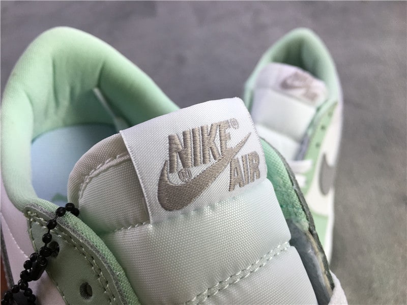 Air Jordan 1 Retro Low "Neutral Grey" фото № 9