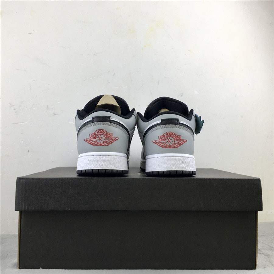 Air Jordan 1 Retro Low "Light Smoke Gray" фото № 6